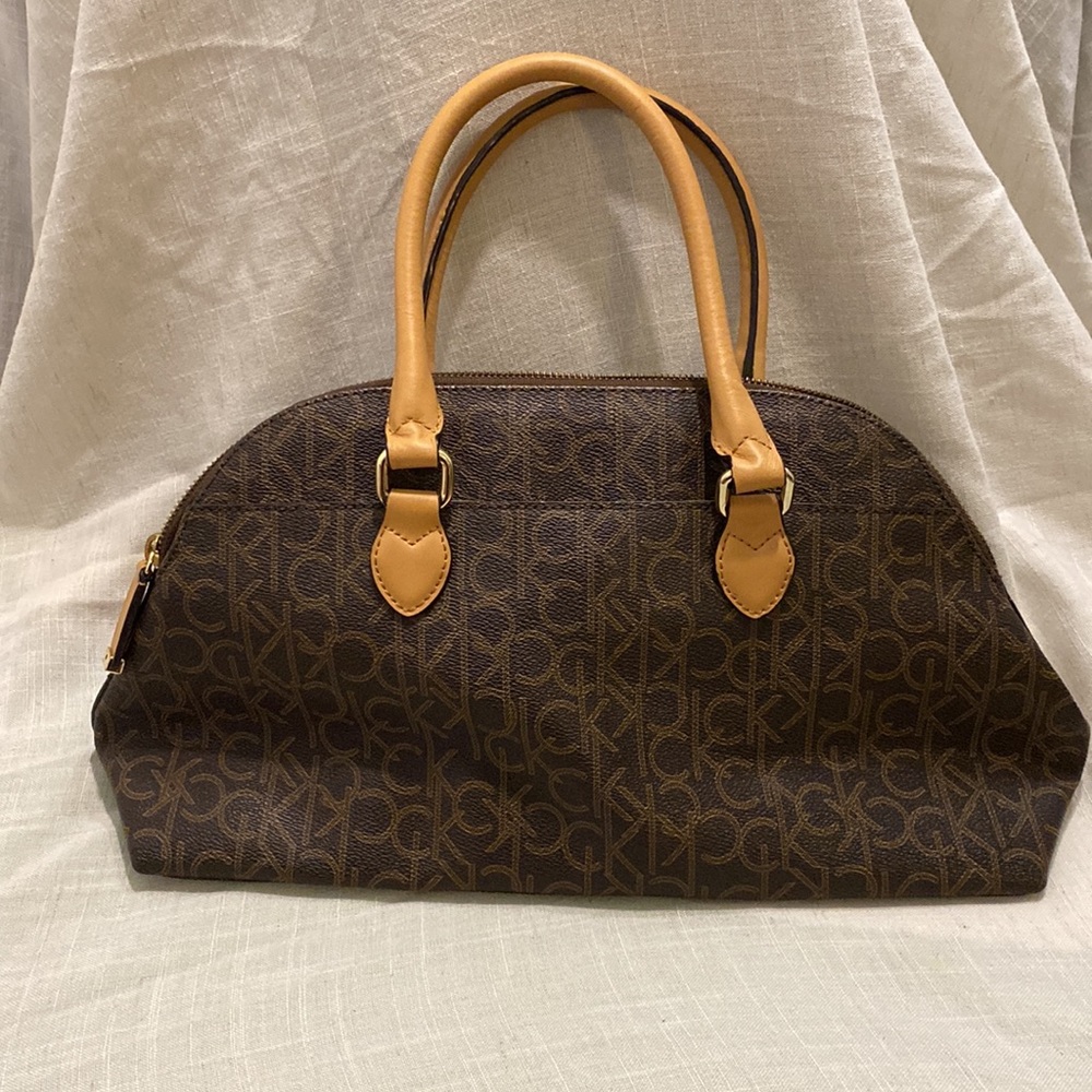 CALVIN KLEIN BROWN RONDA CONVERTIBLE
DOME MONOGRAM HANDBAG PURSE - Picture 2 of 4